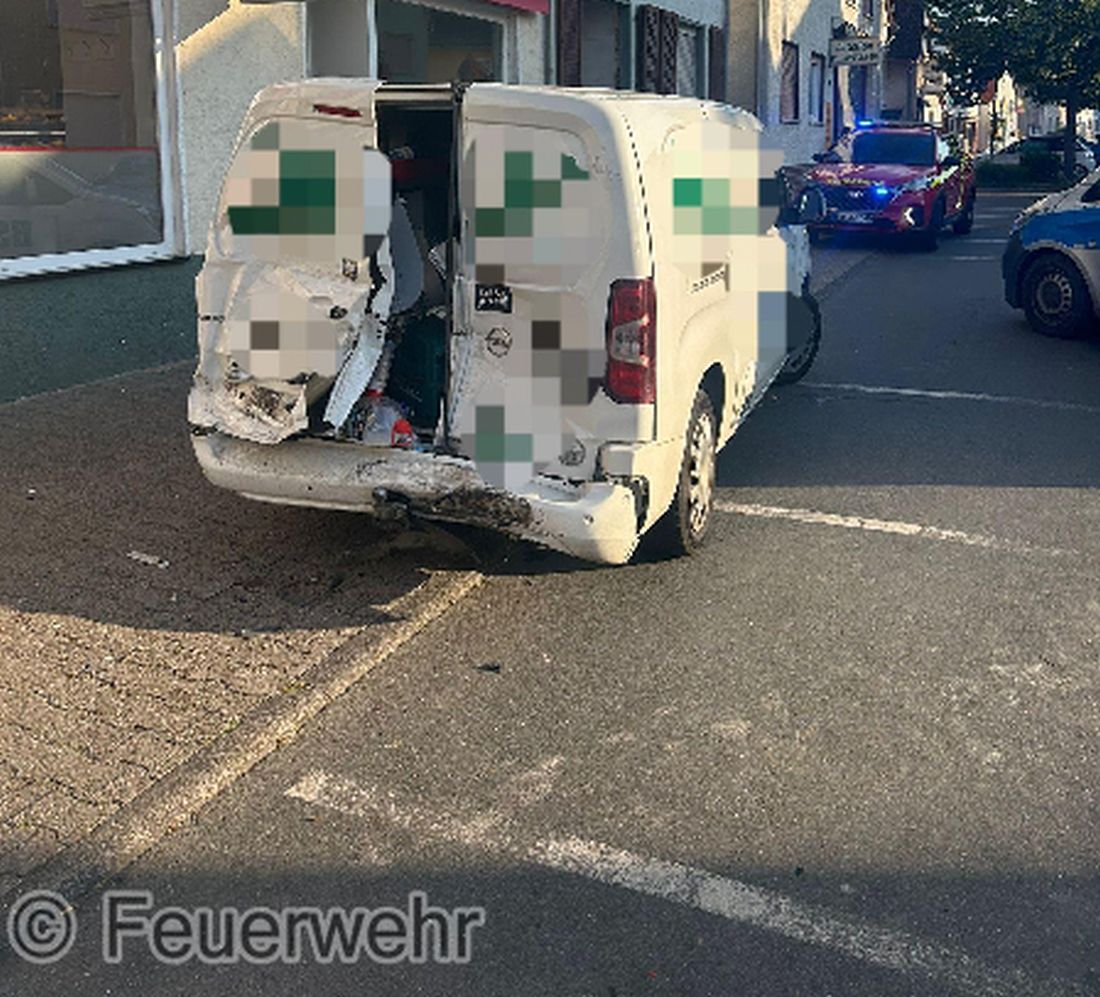 unfallzweikleintransporter az1