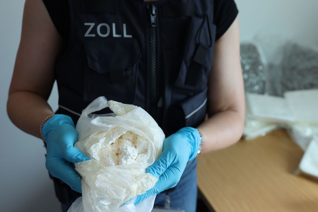 zollneunfestnahmen az