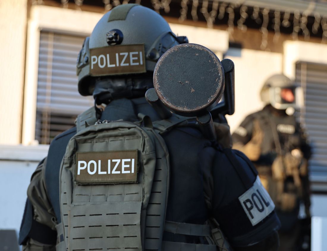 zollneunfestnahmen az1