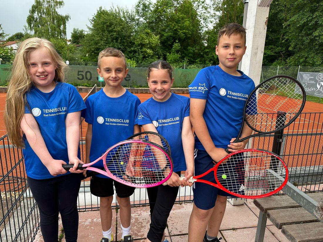 U10 gemischt (von links): Leonie Wiederspahn, Marcel Rul, Angelina Alt, Leon Danilenko.