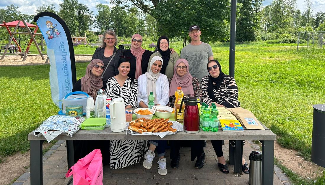 Gruppenfoto am Info Stand im Limespark. Foto: Stadt Erlensee