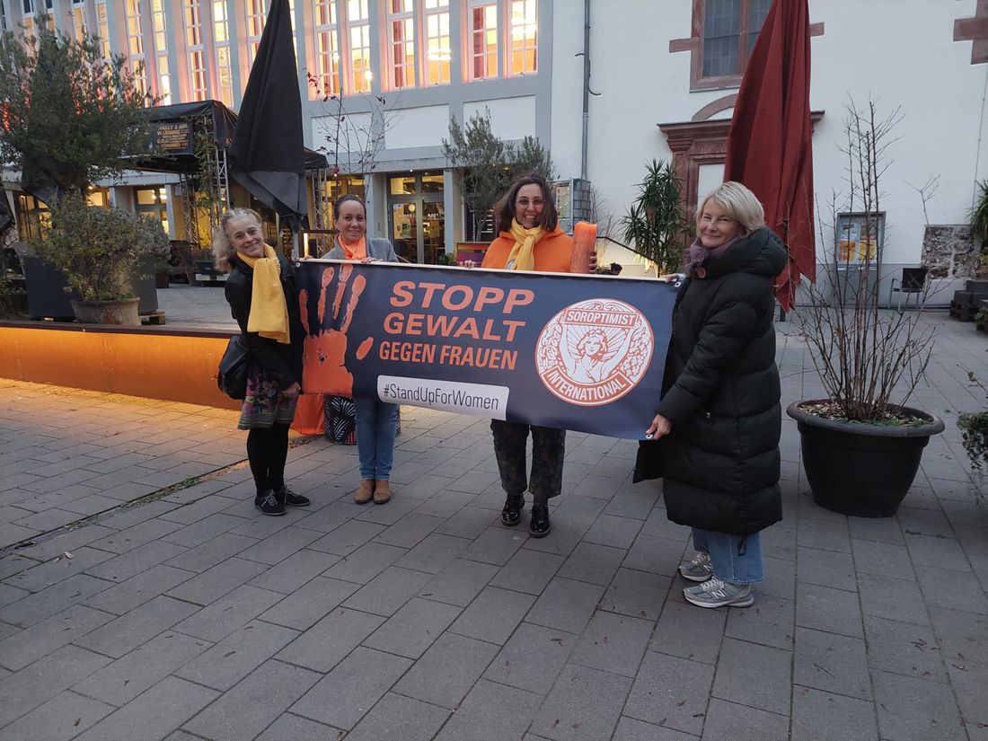 kirchturmspizuorange az1