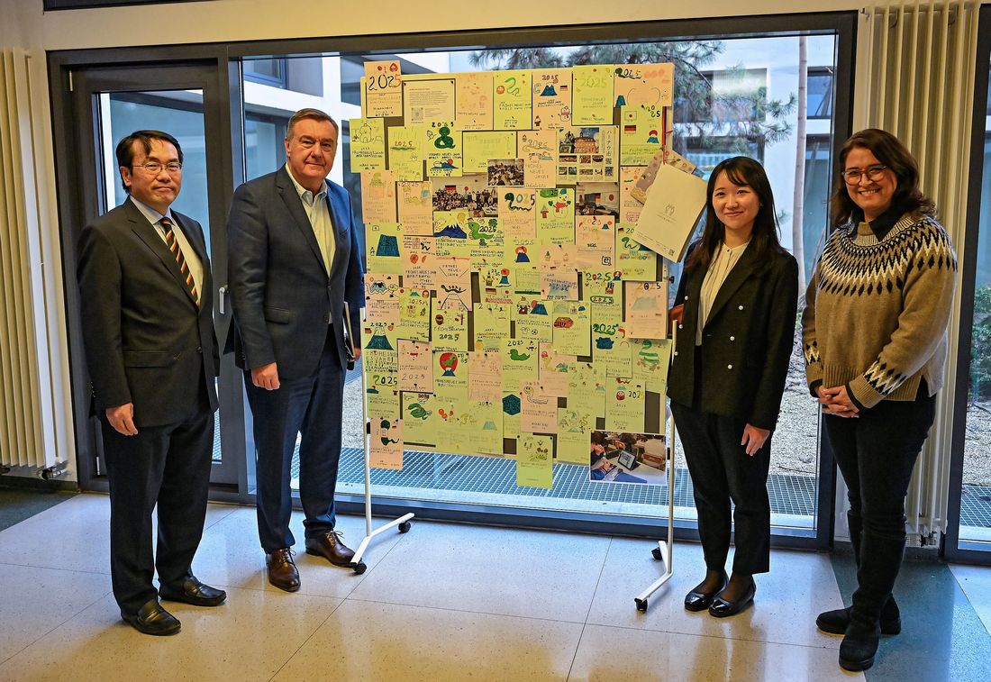 Japanischer Generalkonsul Ito und Vizekonsulin Okuno zu Besuch in Hanau