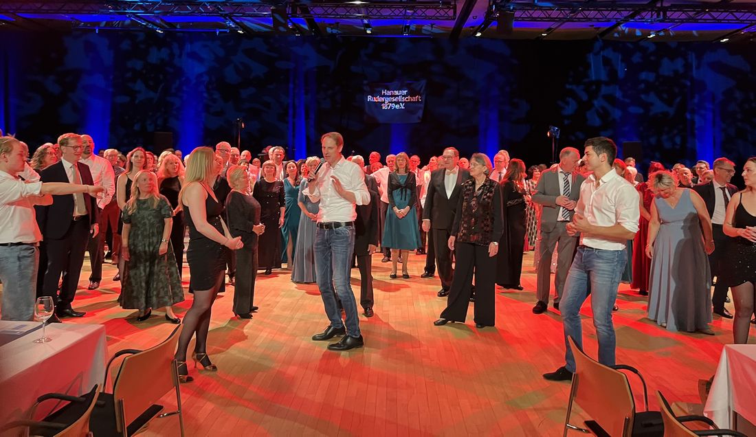 Blau-Weiß-Ball 2025 in Hanau: Ein Abend voller Tradition und Eleganz