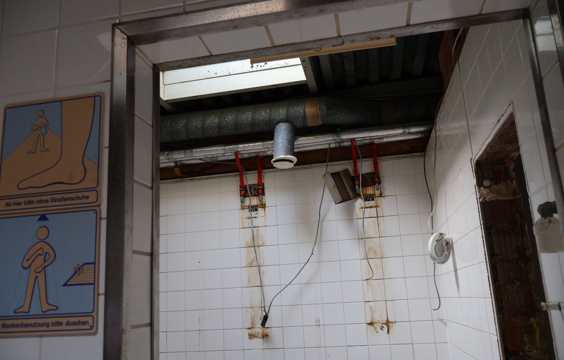 hallenbadronnesan az