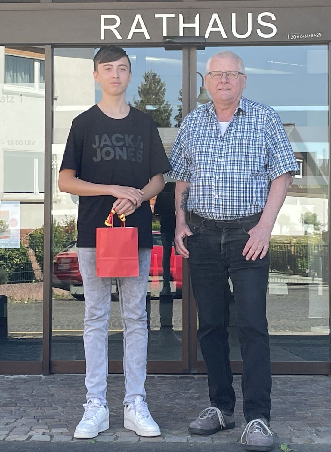 lucahasert az