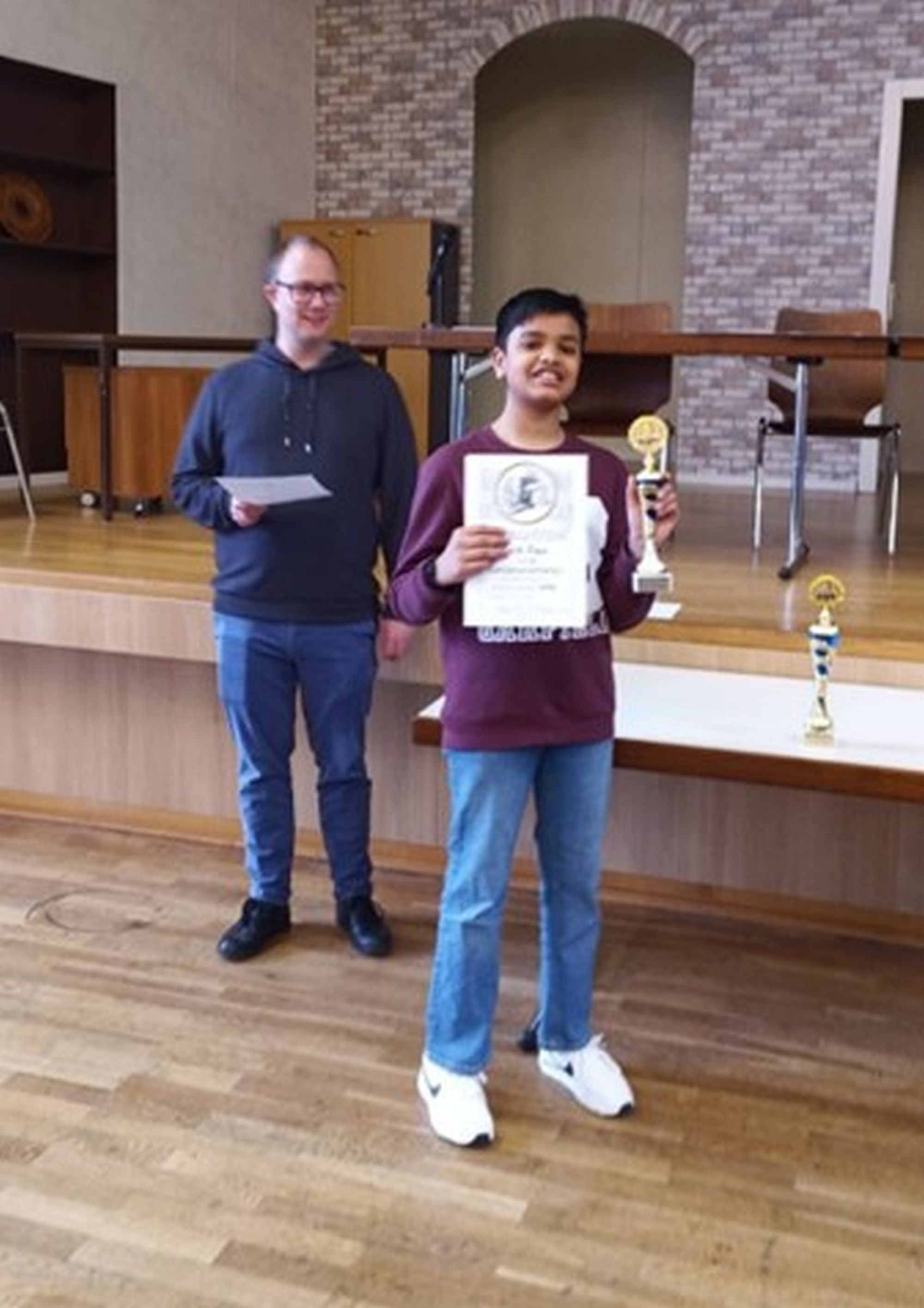 gruenblitzagmain az1