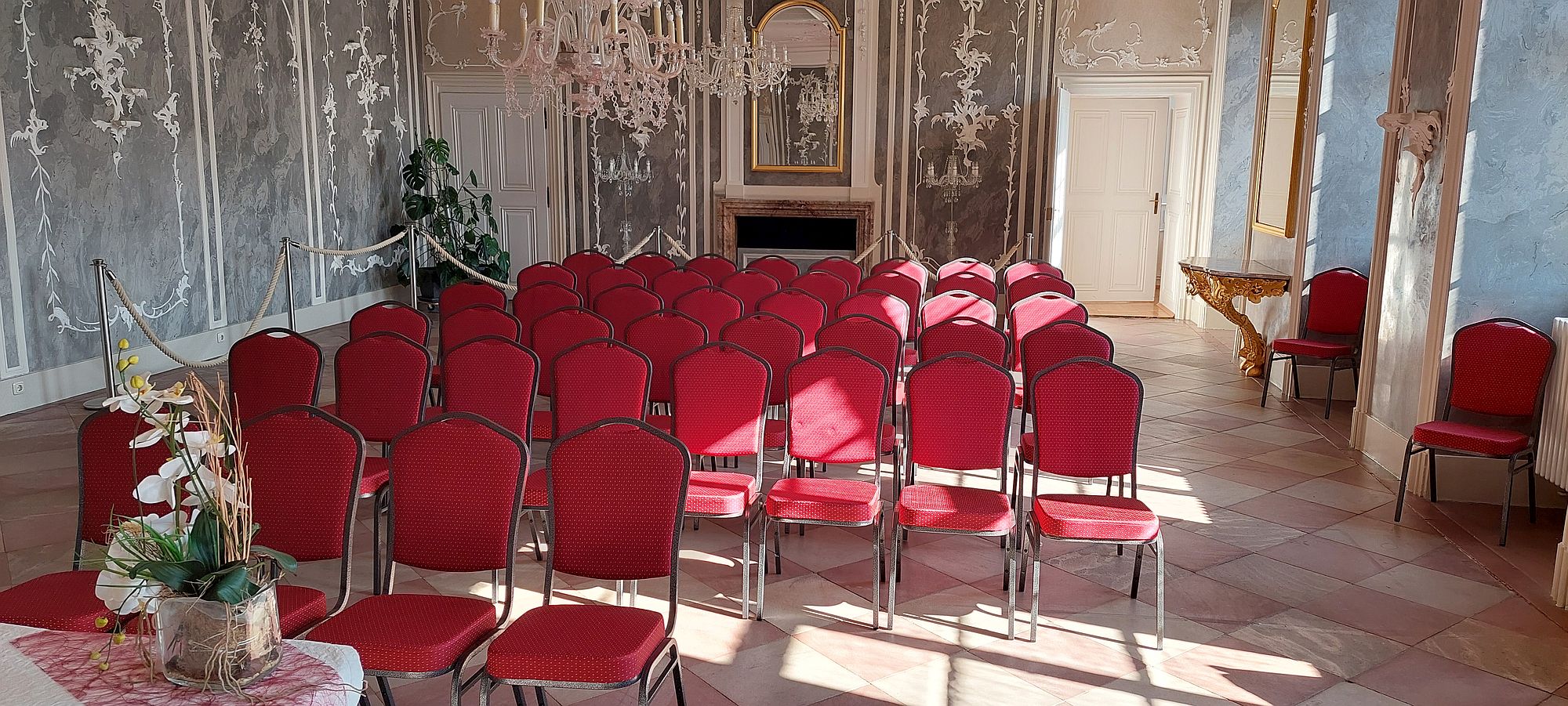 neuestuehlschloss az