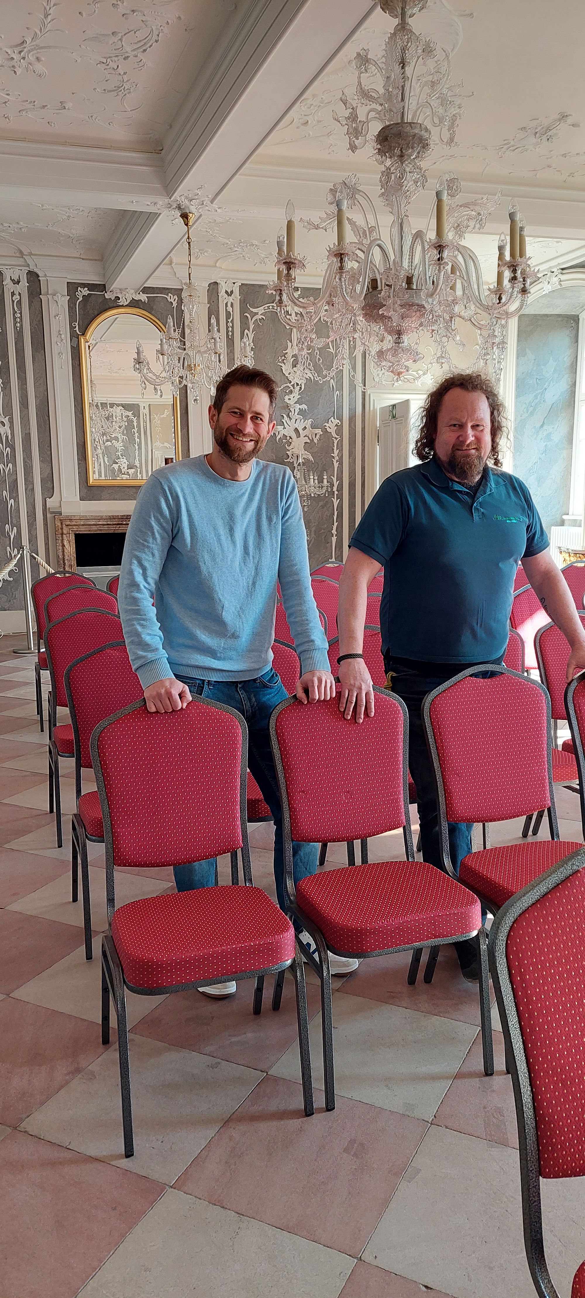 neuestuehlschloss az1