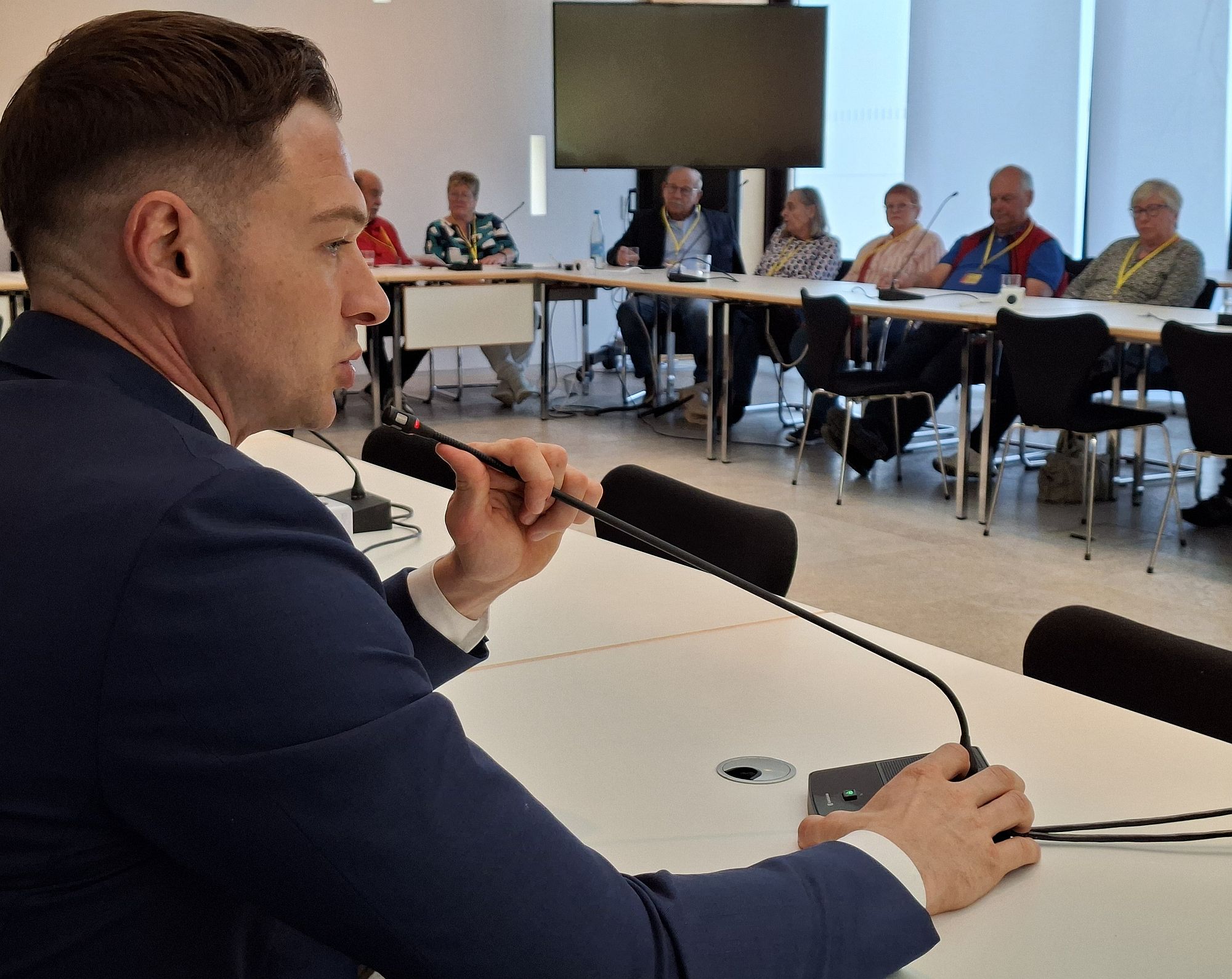 seniohesslandtmkk az4