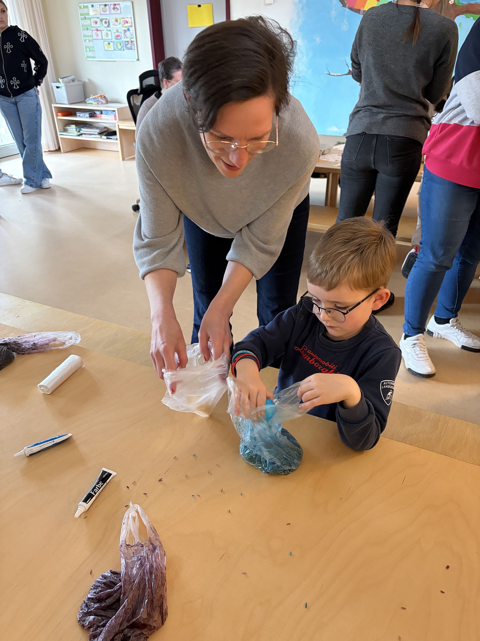 kitafriedenosterei az2