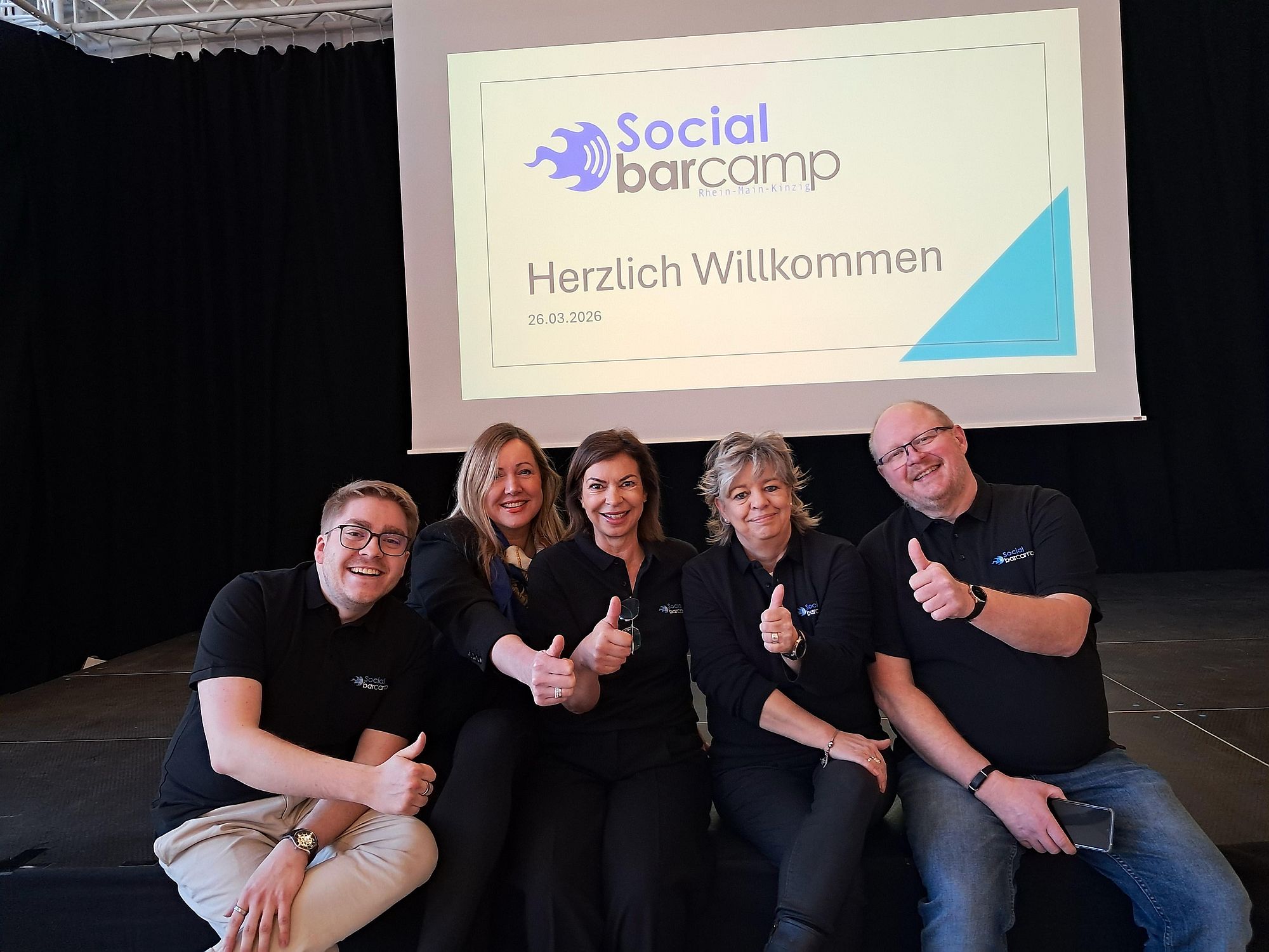 socialbarcamphu az3