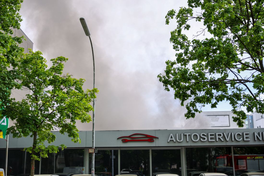 neuisenbuautow az3