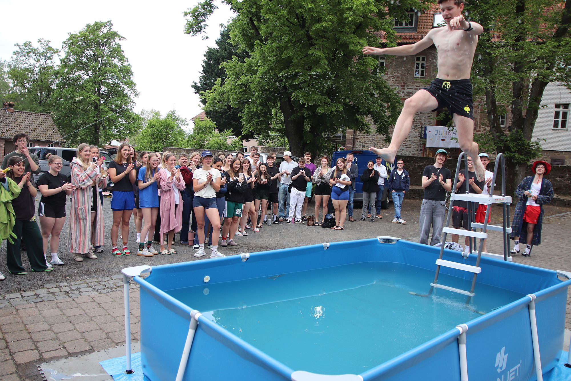 huttensprungppol az3