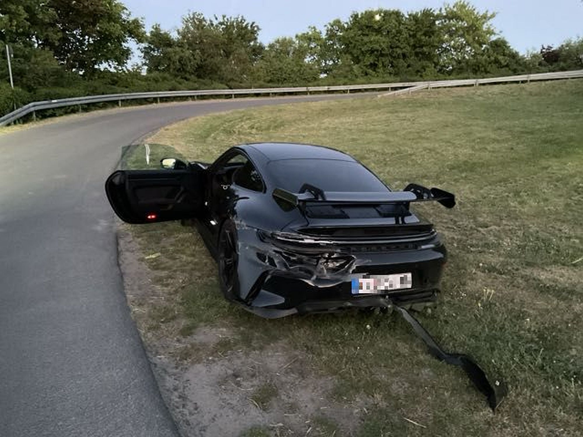 porschschwbeesc az1