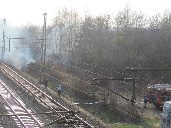 feuer bahngleise12