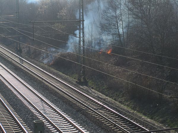 feuer bahngleise15