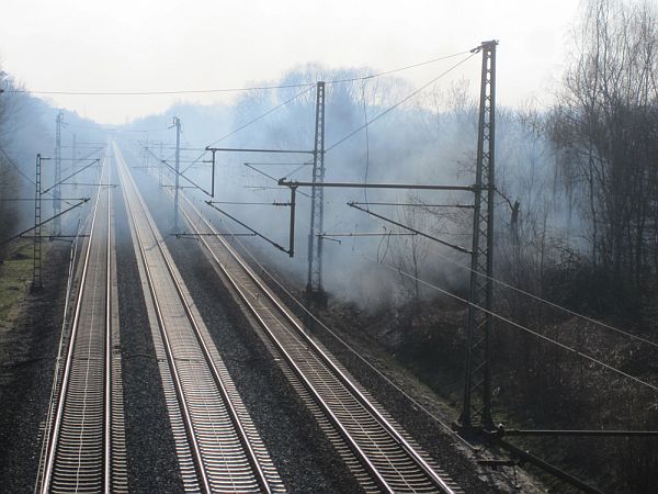 feuer bahngleise19