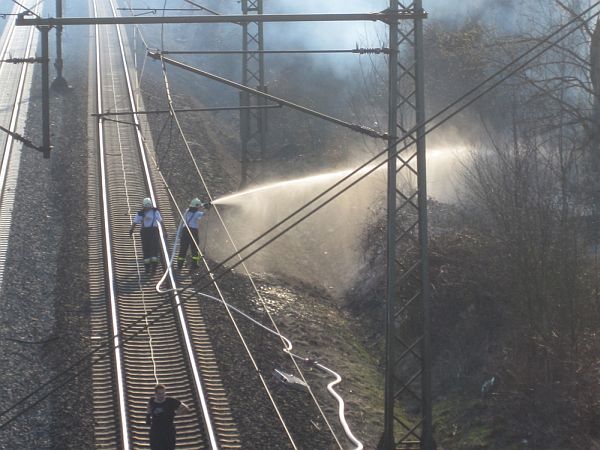 feuer bahngleise2