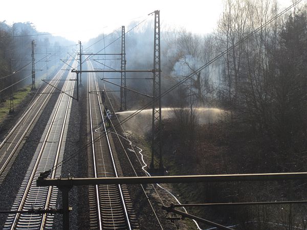 feuer bahngleise5