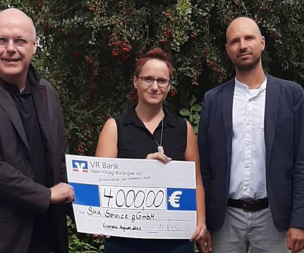 Behinderung erfahrbar machen: Main-Kinzig- und Oberhessen-Stiftung übergibt Spende