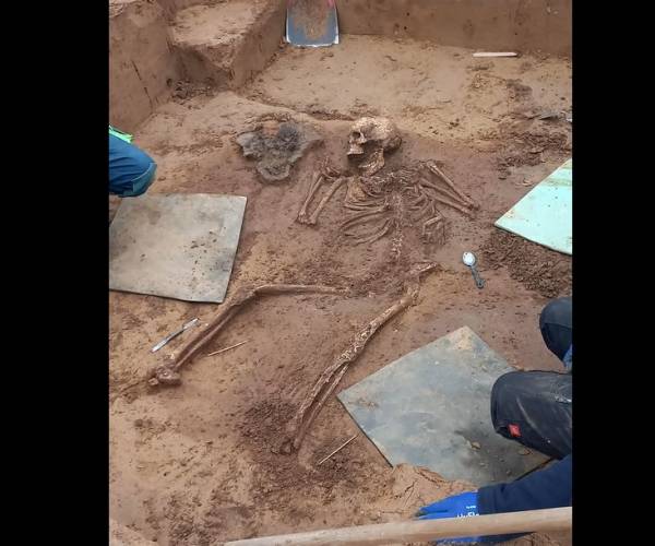Nidderau: Skelett bei Grabungen freigelegt