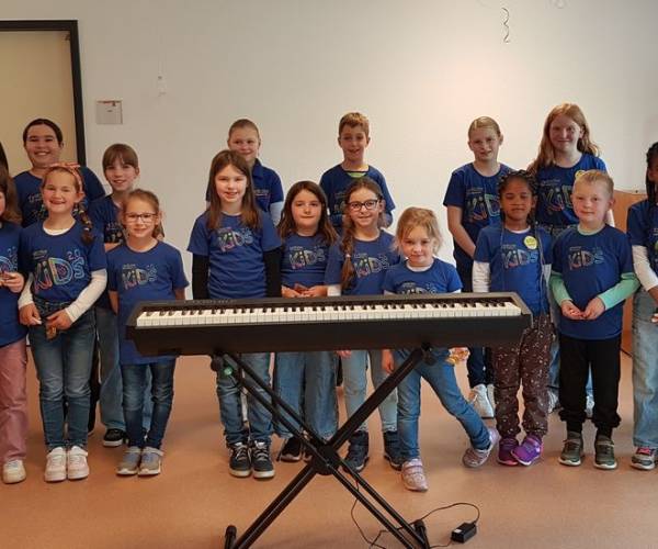 Volkschor Kids 2.0 aus Rüdigheim singt für Senioren