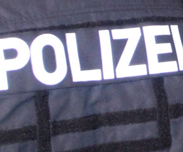 Hanau: 14-jähriger Schüler verletzt Lehrer mit Pylone im Klassenzimmer