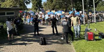 Landtagswahlkampf in Gelnhausen: AfD trifft auf Gegenprotest