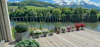 WPC Terrasse mit Bergblick in der Schweiz