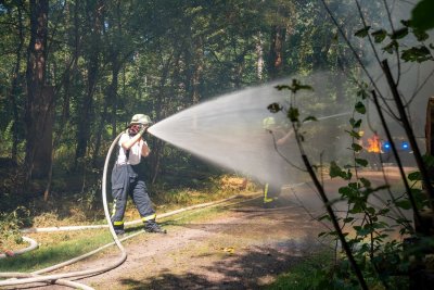 Brennender Holzpolter sorgt für größeren Einsatz
