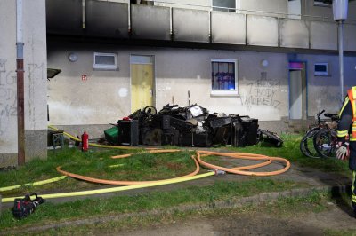 Brand in Übergangswohnheim – 3 Personen gerettet – Wohnhaus unbewohnbar