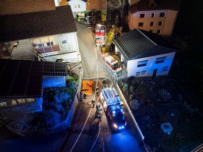 Garage auf Bauernhof in Vollbrand