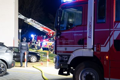 Brand in Übergangswohnheim – 3 Personen gerettet – Wohnhaus unbewohnbar