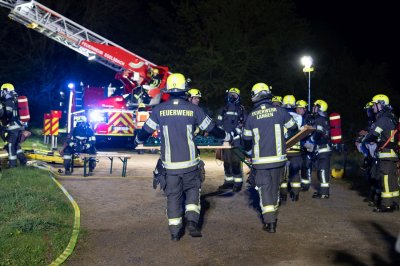 Brand in Übergangswohnheim – 3 Personen gerettet – Wohnhaus unbewohnbar