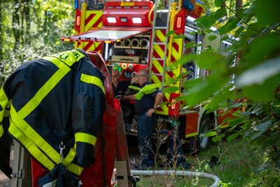 Brennender Holzpolter sorgt für größeren Einsatz