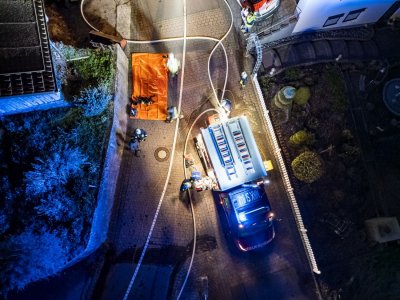 Garage auf Bauernhof in Vollbrand