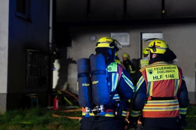 Brand in Übergangswohnheim – 3 Personen gerettet – Wohnhaus unbewohnbar