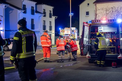 Brand in Übergangswohnheim – 3 Personen gerettet – Wohnhaus unbewohnbar