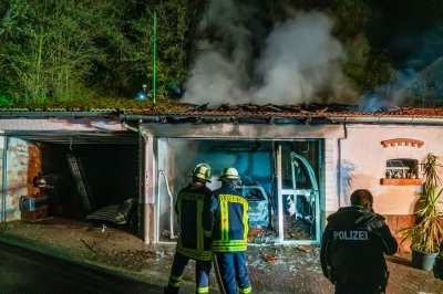 Garage auf Bauernhof in Vollbrand