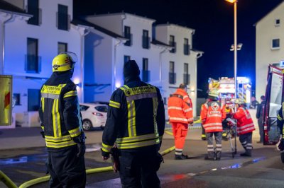 Brand in Übergangswohnheim – 3 Personen gerettet – Wohnhaus unbewohnbar